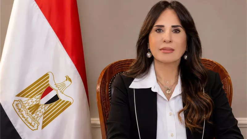 وزيرة الإسكان تصل مسقط للمشاركة في فعاليات اليوم العالمي للموئل 2026
