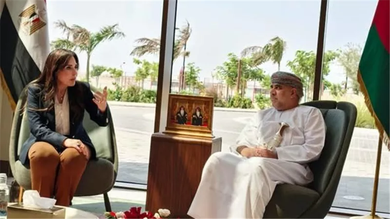 وزيرة الإسكان تبحث مع نظيرها العُماني تعزيز التعاون المشترك