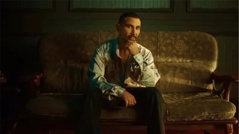 40 ألف دولار تشعل خلافًا مع أحمد سعد.. مصمم جرافيكس يلجأ للشرطة