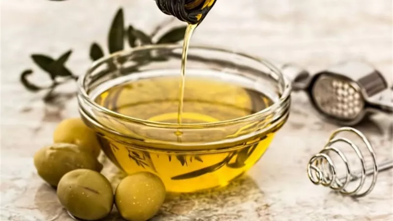 دراسة: زيت الزيتون يبطئ ارتفاع السكر