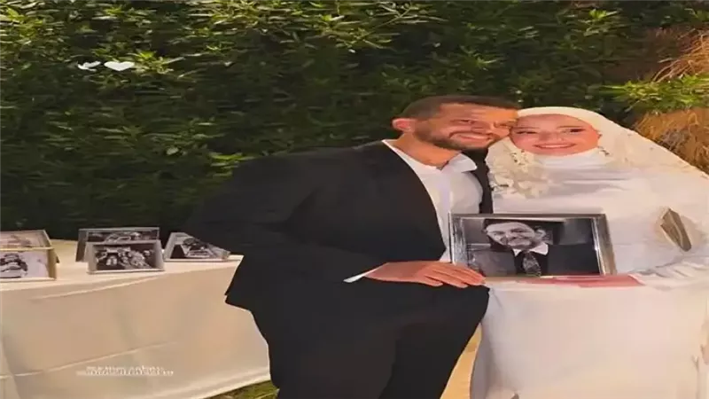في ليلة زفافها.. ابنة محمد مرزبان تحتضن صورة والدها الراحل في مشهد أبكى القلوب