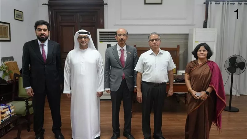 الأرشيف والمكتبة الوطنية الإماراتي يبحث تعزيز التعاون مع المؤسسات الأرشيفية والمكتبات الهندية وصون التراث الوثائقي