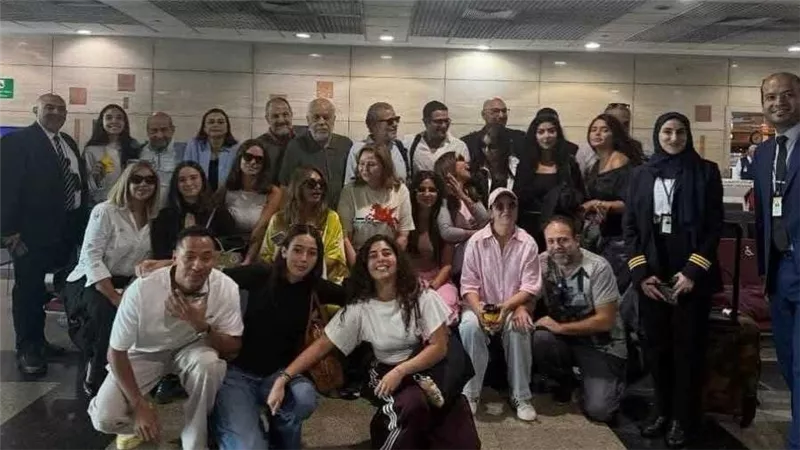 الجونة تستعد لـ«ليلة النجوم».. منى زكي على موعد مع التكريم وكبار الفنانين يتوافدون على المهرجان