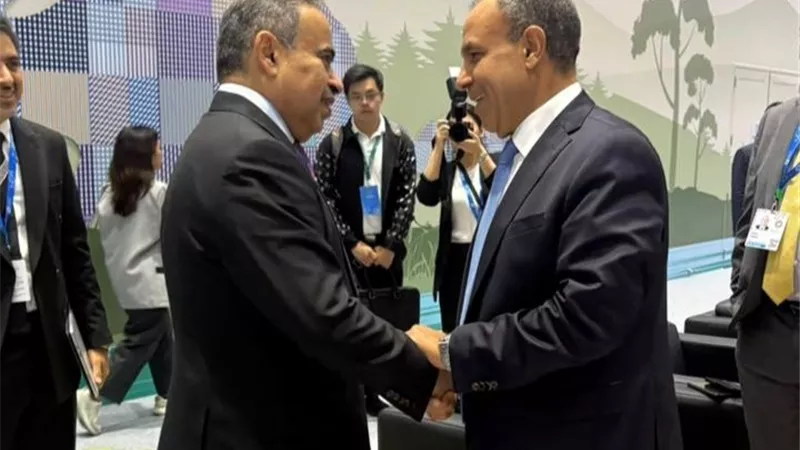 بدر عبد العاطي ووزير المالية القطري يبحثان تعزيز الاستثمارات القطرية في مصر والتعاون الاقتصادي