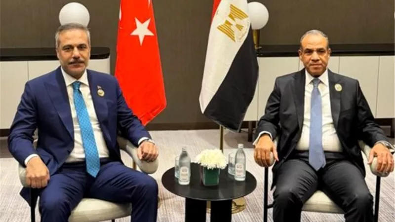بدر عبد العاطي ووزير خارجية تركيا يبحثان تطورات الأزمات الإقليمية ويؤكدان دعم الحلول الدبلوماسية وخفض التصعيد