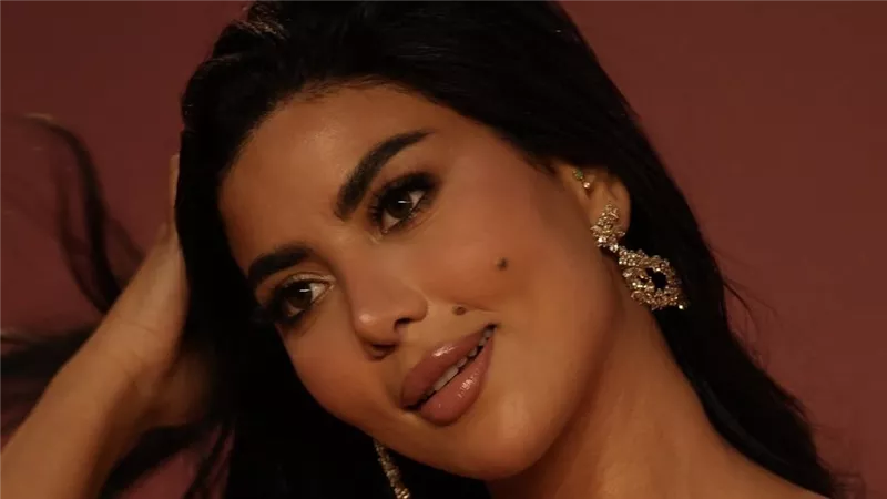 من بريق كارولين عزمي إلى فخامة أمينة خليل وجرأة ناهد السباعي.. 5 إطلالات تشعل الجونة 
