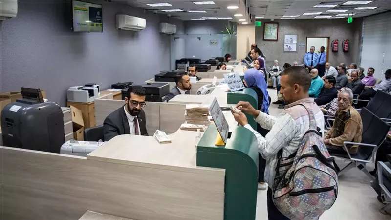 تباين أسعار صرف الدولار في بنوك مصر اليوم