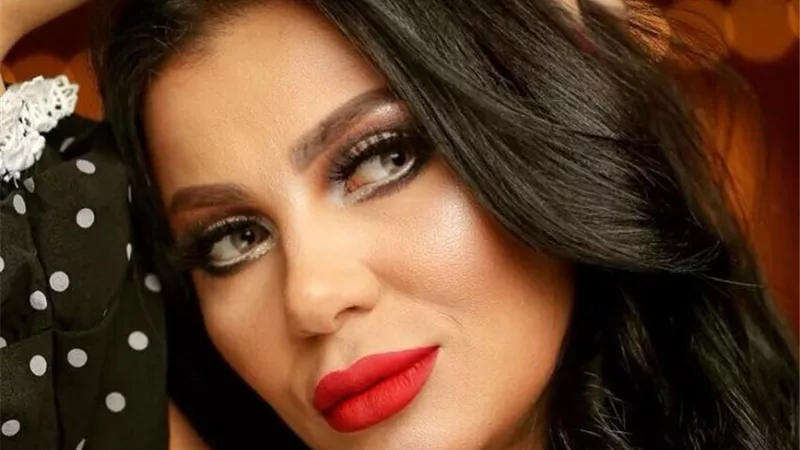 «بابا طيب وموافق على إثارتي».. تصريحات صادمة من منى ممدوح