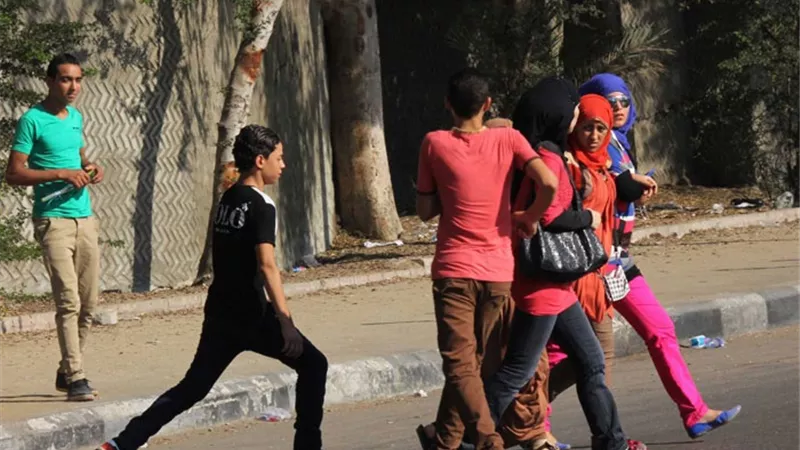 المتحرش أمام القانون.. حرمان من ذكورته في 3 دول.. ومصر 6 أشهر حبس