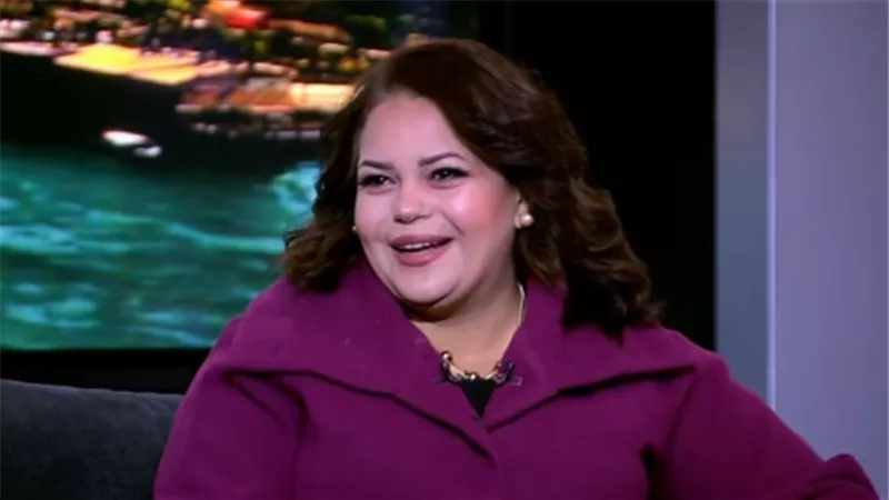 أخصائي إرشاد أسري: تغيير الأم لملابسها أمام الطفل يُعرضه للتحرش.. فيديو