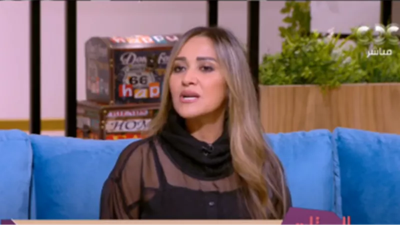 مدربة يوجا تستعرض طرق التنفس السليمة لمعالجة التوتر.. فيديو