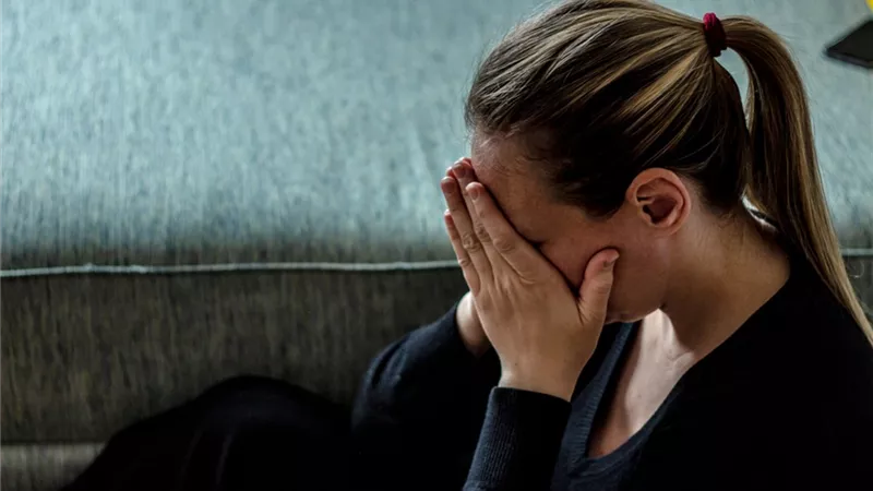 ماذا يحدث للمرأة بعد التعرض للخيانة؟.. خبيرة نفسية توضح ردود الأفعال