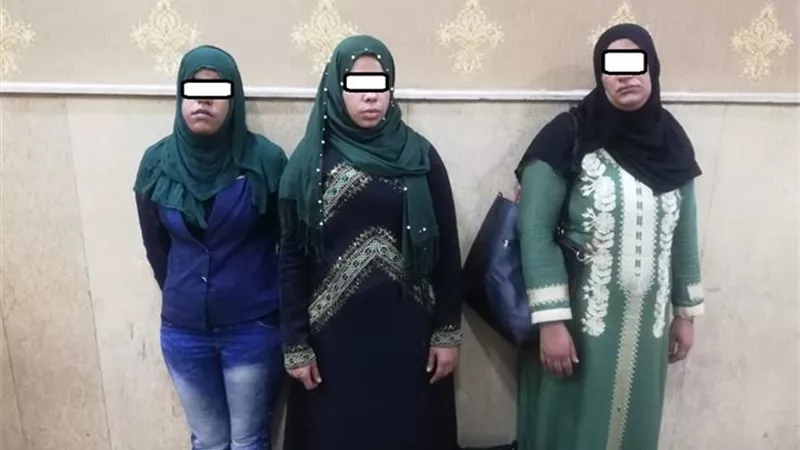 سقوط تشكيل عصابي نسائي متخصص في سرقة رواد البنوك بالنزهة