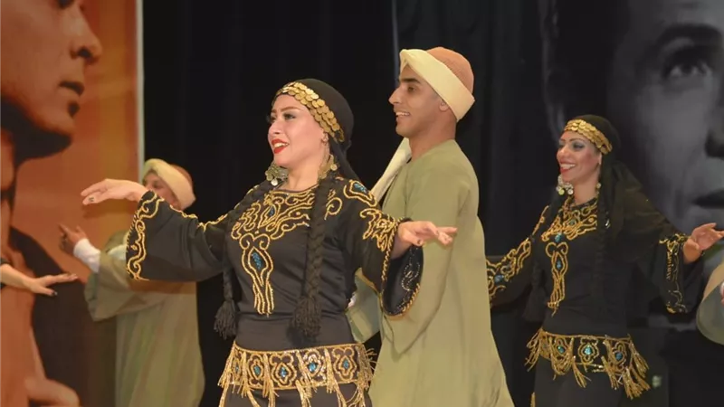 على رنة الخلخال والتنورة.. رقصات فرقة رضا تبهر أهالي بورسعيد 