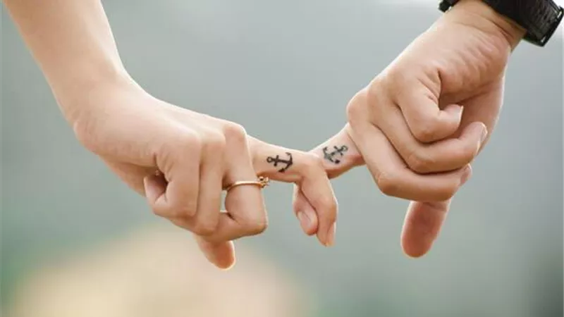 ماذا تبحث عنه «حواء» في الرجال؟.. فتيات: «جماله ولباقته الأهم» 
