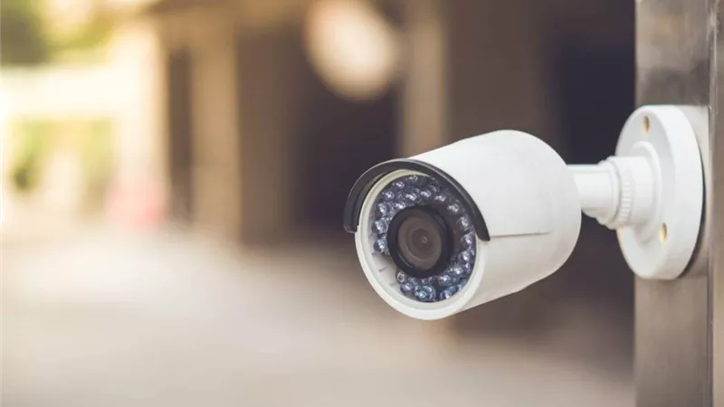 كاميرات المراقبة هوس يستبيحه الناس لفرض الوصاية.. وهذا الحل الأمثل