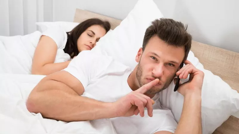 حكايات الخيانة الزوجية على جروبات الستات: فضفضة خارج غرف النوم
