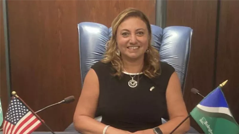 أول مصرية تعمل عمدة لمدينة أمريكية: بعلّم ولادي أصالة مصر.. فيديو