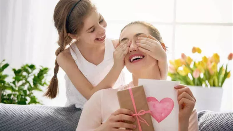 أجمل عبارات التهنئة بمناسبة عيد الأم.. تعرفي عليها
