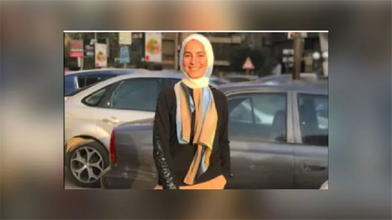 عيد الأم 2021| أمنية أحمد لاعبة الطيران تفضل هدايا الملابس لوالدتها