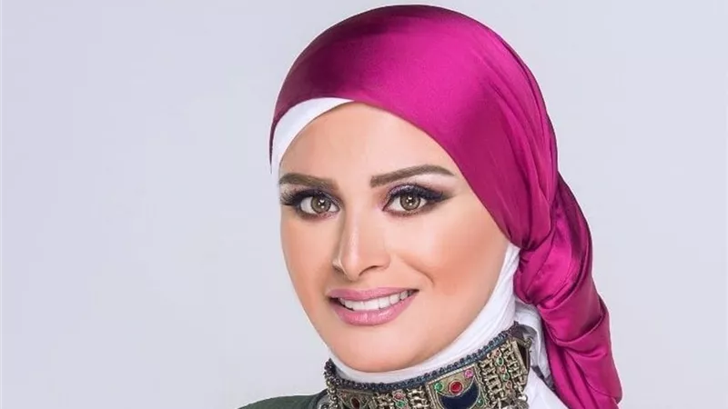 لمياء فهمي تبكي على الهواء: «روح لأمك وأقعد تحت رجليها» (فيديو) 
