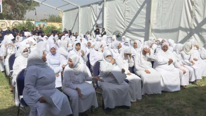 أمهات خلف القضبان.. غارمات من صنع «الحوجة».. وخبراء: «ظاهرة خطيرة»