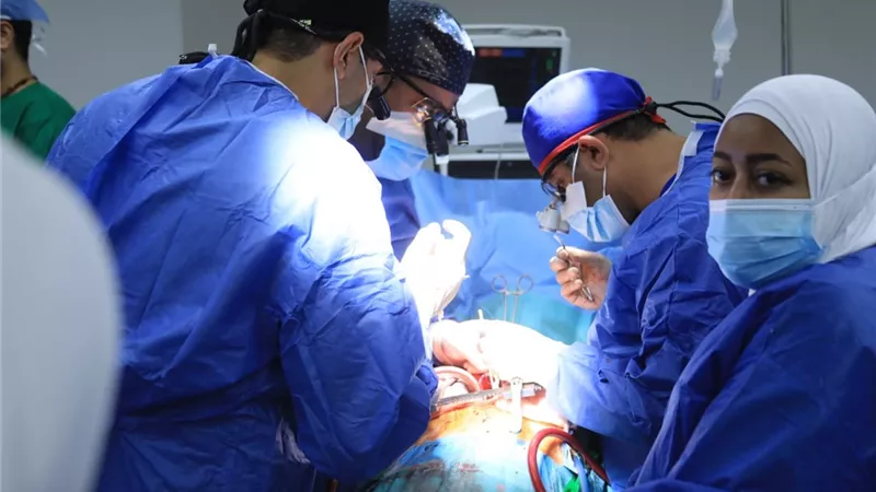 الرعاية الصحية: إجراء 525 عملية جراحية فائقة الدقة للمنتفعين بالإسماعيلية