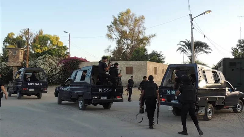سقوط 3 أشخاص متهمين بسرقة مشغولات ذهبية من فيلا بالتجمع