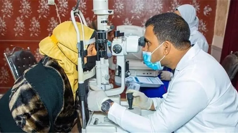 كشف طبي على عيون مواطني 7 محافظات ومسببات ضعف الإبصار لتلاميذ الابتدائي