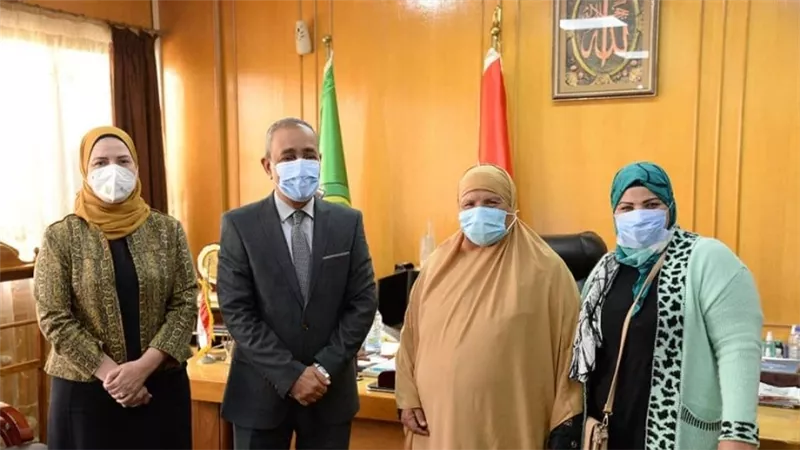 قصة كفاح في محو الأمية.. فاطمة هريش بعد منحها وسام الكمال: «مشوفناش عيشة حلوة إلا في عهد السيسي»