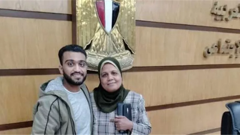 الأم المثالية في أسيوط: ربيت عيالي بشغلتين في اليوم.. خاص