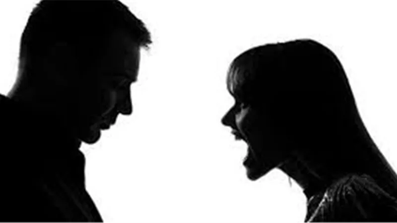 رجل يتهم زوجته بالنشوز.. والسبب: رفضها تكبير صدرها