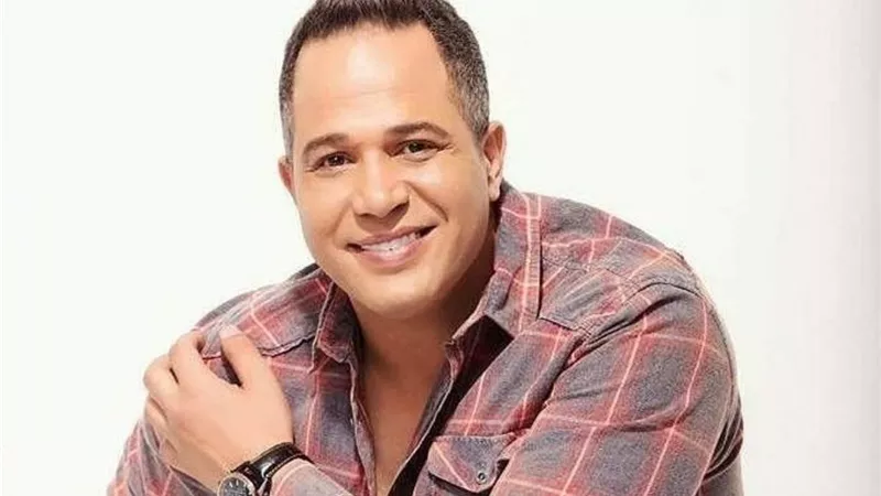 مصطفى درويش يتراجع عن هجومه على هند صبري