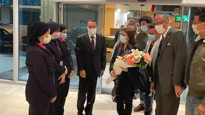 ماجدة الرومي في مصر لإحياء حفل غنائي كبير.. ومطار القاهرة يستقبلها بالورود