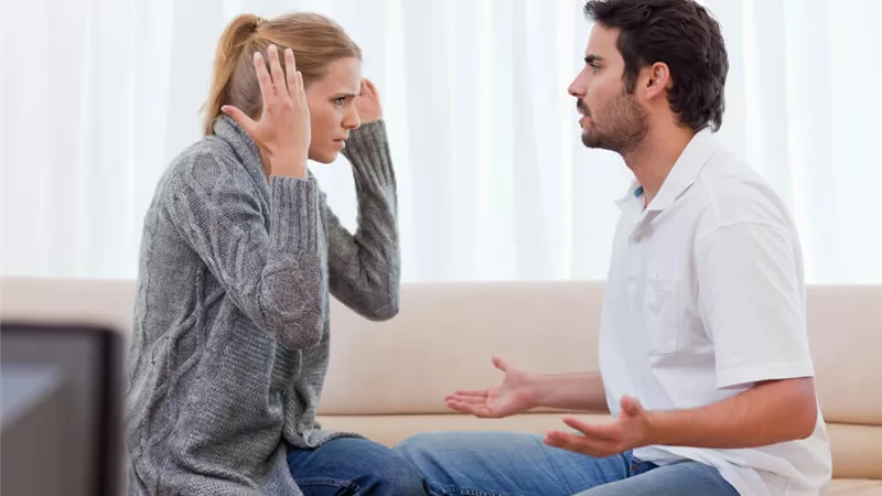 جوزي تنك.. سارة تطلب الخلع والسبب: كنت فاكراه كاريزما