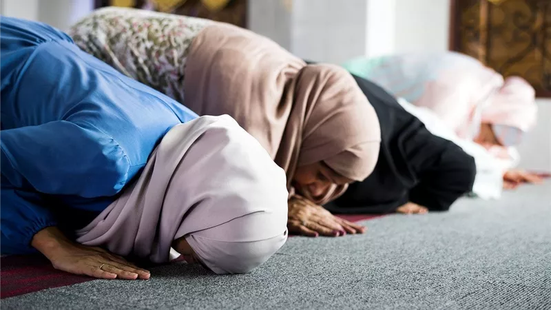 5 أعمال تمنحك «وثيقة تأمين ربانية» لأولادك وبيتك.. تعرفي عليها
