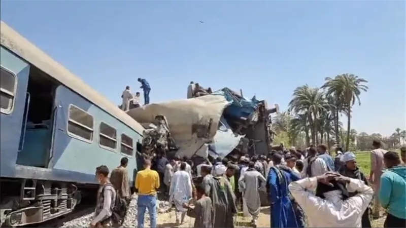 أول إجراء لوزيرة الصحة بشأن حادث تصادم قطارين فى سوهاج