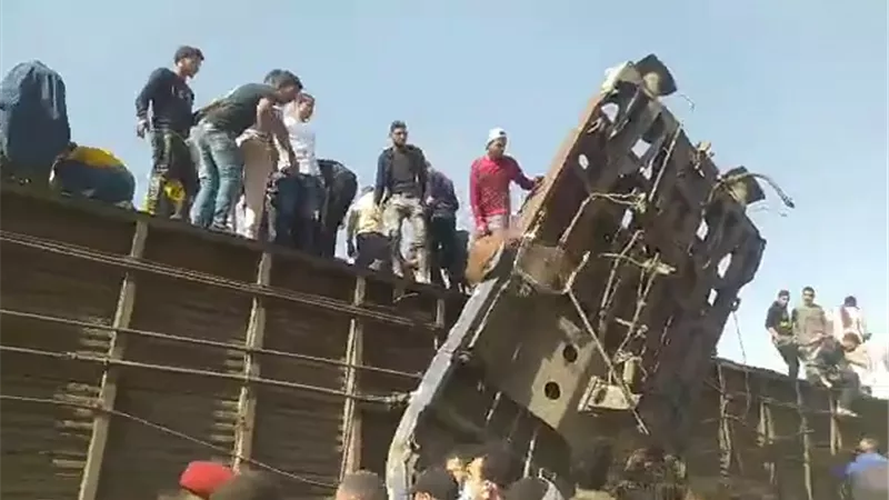 إعلان الطوارئ بمستشفيات جامعة القاهرة لاستقبال مصابي حادث قطاري سوهاج