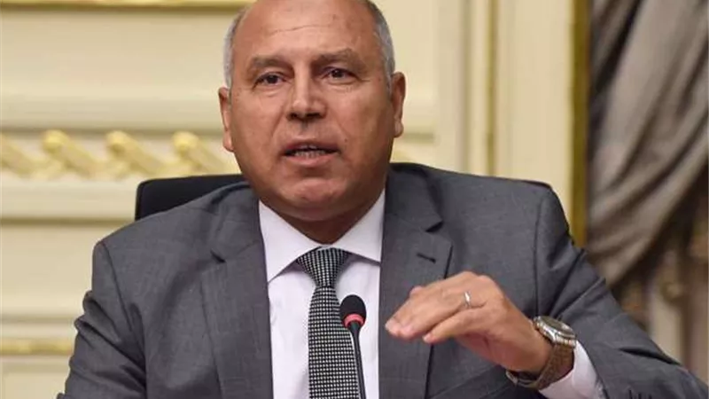 الوزير يعتذر لأهالي الصعيد: «لو بأيدي أسوق كل قطر بنفسي».. فيديو