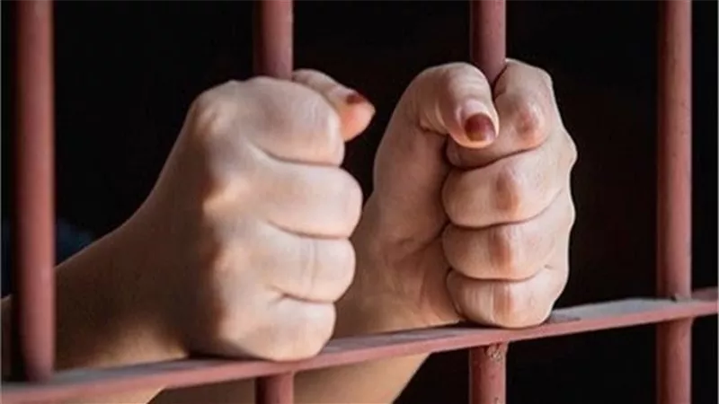 القبض على سيدة في حدائق القبة بحوزتها كميات كبيرة من الألعاب النارية 