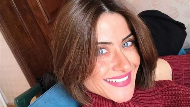 سامح حسين: «ليه الست بتتقل لما بكلمها؟».. وهايدي: «بتلاعبك».. فيديو