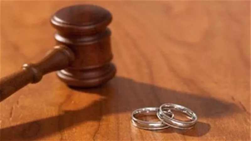 أصيب زوجها بشلل فطلبت الطلاق.. غادة: «استحملت قرفه ومقدرنيش»
