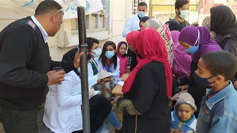 حياة كريمة.. علاج 700 مواطن بقافلة الشباب والرياضة في بناويط بسوهاج