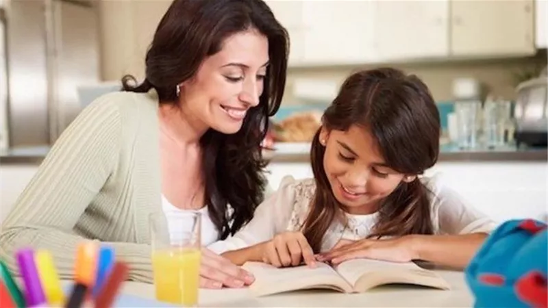 للأمهات.. تفوق أبنائك دراسيا مرتبط بحالتك المزاجية