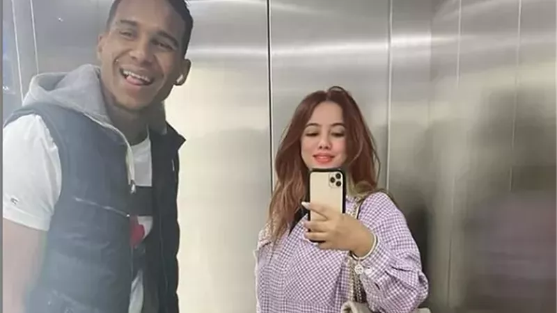 زوجة مهاجم الزمالك تحتفل بأهدافه مع منتخب تونس