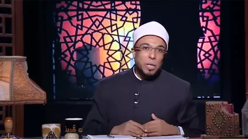 متصلة: «والدي تركنا واحنا صغيرين».. وشيخ: «أعصري على نفسك لمونه».. فيديو