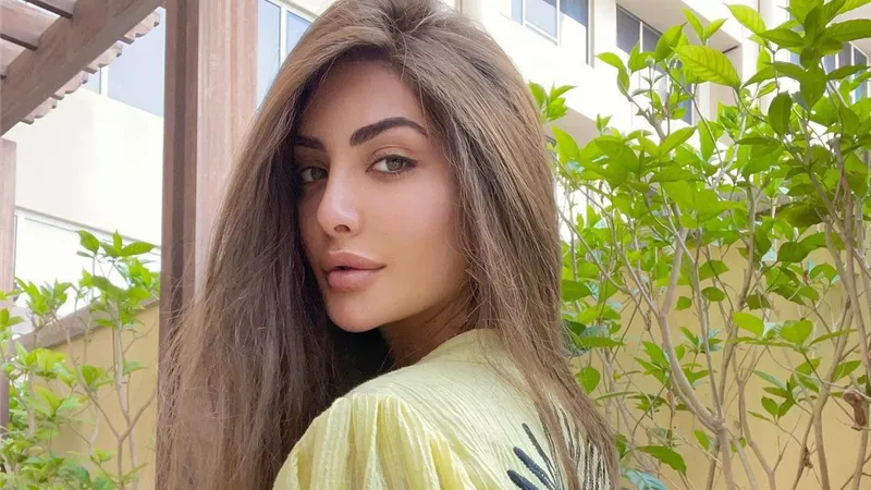 أسرار تواجد عمرو دياب بصحبة نور الغندور في دبي
