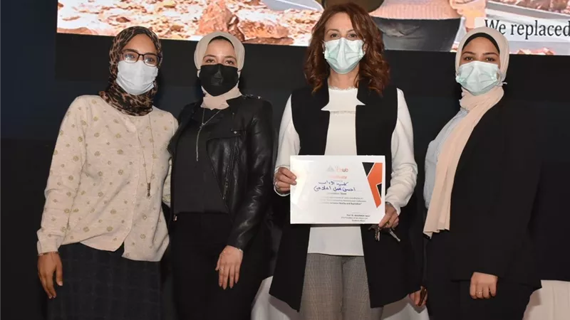 طلاب إعلام عين شمس يحصدون جائزة الإبداع لأفضل إنتاج بالجامعة