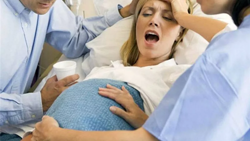 الولادة الطبيعية مرفوضة بعد القيصري.. وطبيب: 7 شروط لنجاحها