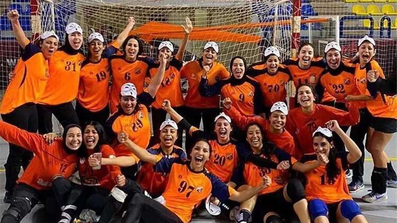 «سيدات يد الشمس» يهزمن «سبورتنج» 21-20 في أول أيام الدورة المجمعة الأولى